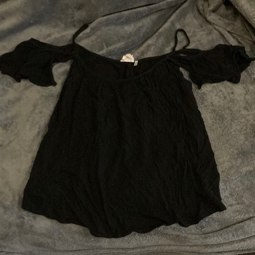 Shoulder Strap/Off the Shoulder Blouse